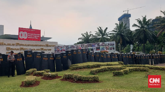 Sebanyak 6.148 personel gabungan dikerahkan untuk mengamankan Gedung DPR/MPR dalam rangka mengantisipasi aksi demo hari ini.
