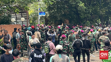 Brimob Tembakkan Gas Air Mata, Massa Ojol di Kwitang Berhamburan