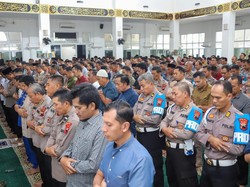 Kapolda Jateng Gelar Salat Gaib Doakan Driver Ojol Affan Kurniawan