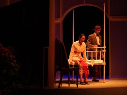 Teater Bunga Penutup Abad: Duka Pilu Minke dan Nyai Ontosoroh