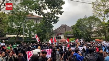 VIDEO: Demo di Gedung DPRD Jabar Panas, Polisi Disoraki
