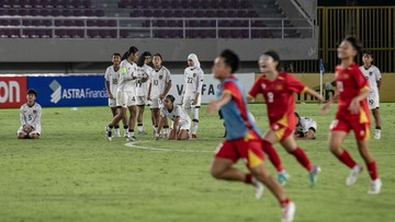 Sorotan Dunia Olahraga CNN Sport : Bau Gas Air Mata Sempat Ganggu Indonesia vs Vietnam U-16 di Manahan