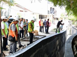Tuntas Tangani Banjir, Pilar Saga Tinjau Proyek di Perumahan Arya Graha