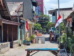 Derita Warga yang Masih Tinggal di Tengah Pembongkaran Kampung Jalan A Yani