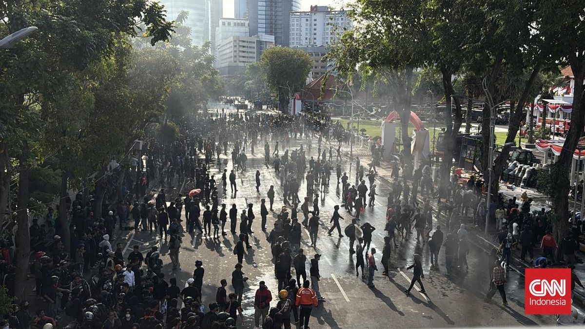 LBH: 43 Peserta Aksi Solidaritas Affan di Surabaya Ditangkap Polisi