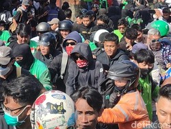 Driver Ojol Jadi Korban Lemparan Batu dari Gedung Mapolda Bali