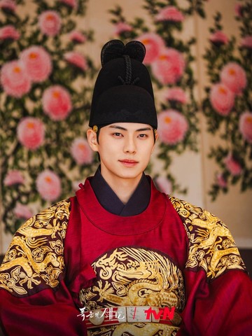 8 Potret Pesona Menawan Lee Chae Min, Lewat Deretan Drakor yang Diperankannya