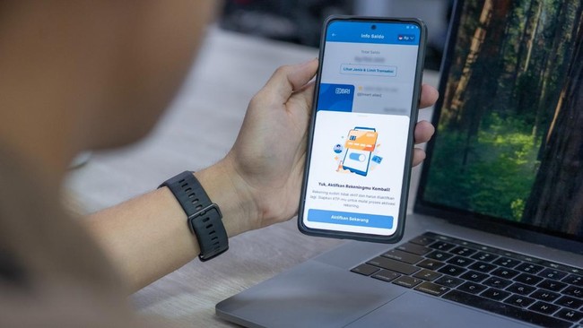Dengan fitur baru pada aplikasi BRImo, proses reaktivasi dapat dilakukan dengan cepat, gratis, dan tanpa kewajiban setoran dengan nominal tertentu.