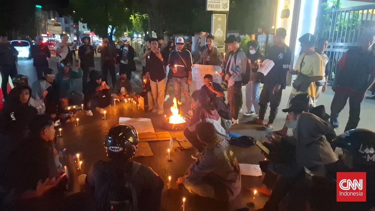 Ratusan Mahasiswa Demonstrasi di DPRD NTT