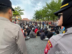 Demo Mahasiswa Kalbar Dinodai Penyusup yang Bawa 6 Bom Molotov