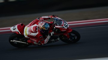Kabar Sport CNN Terbaru : Strategi Brilian Arbi Saat Menang Race 1 AP250 ARRC Mandalika