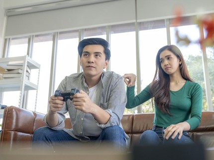 12 Ciri Pasangan Bersifat Man Child, Dewasa yang Hanya Sekadar Angka