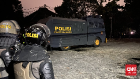 Massa Di DPRD Jabar Mulai Dipukul Mundur Polisi
