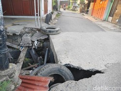 Jembatan Parit di Jalan Tuar Medan Rusak Meski Baru Diperbaiki