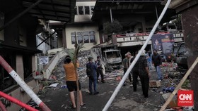 FOTO: Penampakan Kantor Polres Jakarta Timur yang Hancur