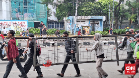 Kondisi Kwitang Terkini Usai Demo, TNI Berjaga-Warga Berburu Besi