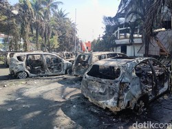 Kerugian Akibat Gedung DPRD Makassar Dibakar Massa Rp 253 M