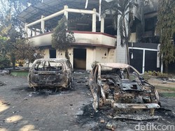 67 Mobil Juga Terbakar Saat Gedung DPRD Makassar Kebakaran