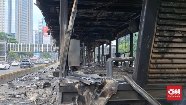 Gubernur DKI Jakarta Pramono Anung memerintahkan jajarannya memperbaiki halte dan fasilitas publik yang dibakar atau dirusak oknum.