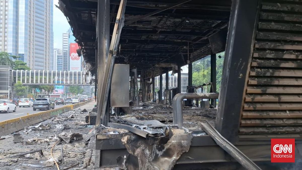 Pramono Instruksikan Perbaikan Halte-halte yang Terbakar dan Rusak
