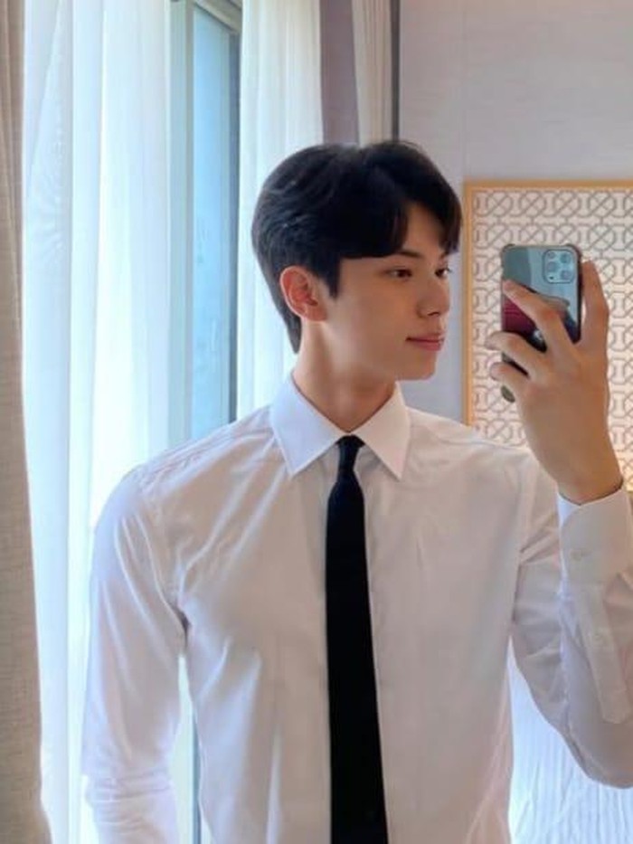 Lee Chae Min debut dalam drakor bertajuk “High Class” pada 2021. Ia berperan sebagai seorang sekretaris bernama An Seung Jo./Foto: instagram.com/l.c.m____