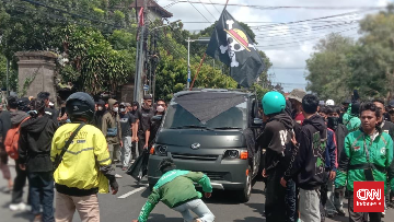Demo Solidaritas Affan, Ojol-Mahasiswa Bali Turun ke Jalan Demo Polda