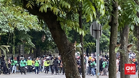 Massa Kembali Serbu DPRD Jabar, Situasi Jalan Diponegoro Mencekam