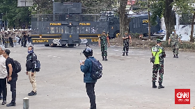Polda Jabar Amankan Sejumlah Orang di Demo Depan Gedung DPRD