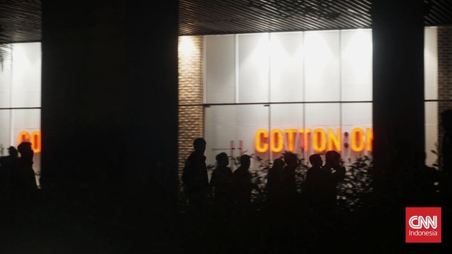 Pakuwon Mall Jogja tutup operasional untuk sementara waktu. Penutupan buntut aksi unjuk rasa berujung ricuh di Mapolda DIY, Jumat (29/8) kemarin.