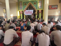 Polres Dompu Gelar Salat Gaib-Doa Bersama untuk Ojol Tewas Dilindas Rantis
