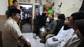 Rumahnya Didatangi Prabowo, Ayah Affan Minta TegakkanHukum