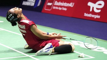 FOTO: Tangis Putri KW Pecah Usai Cetak Sejarah