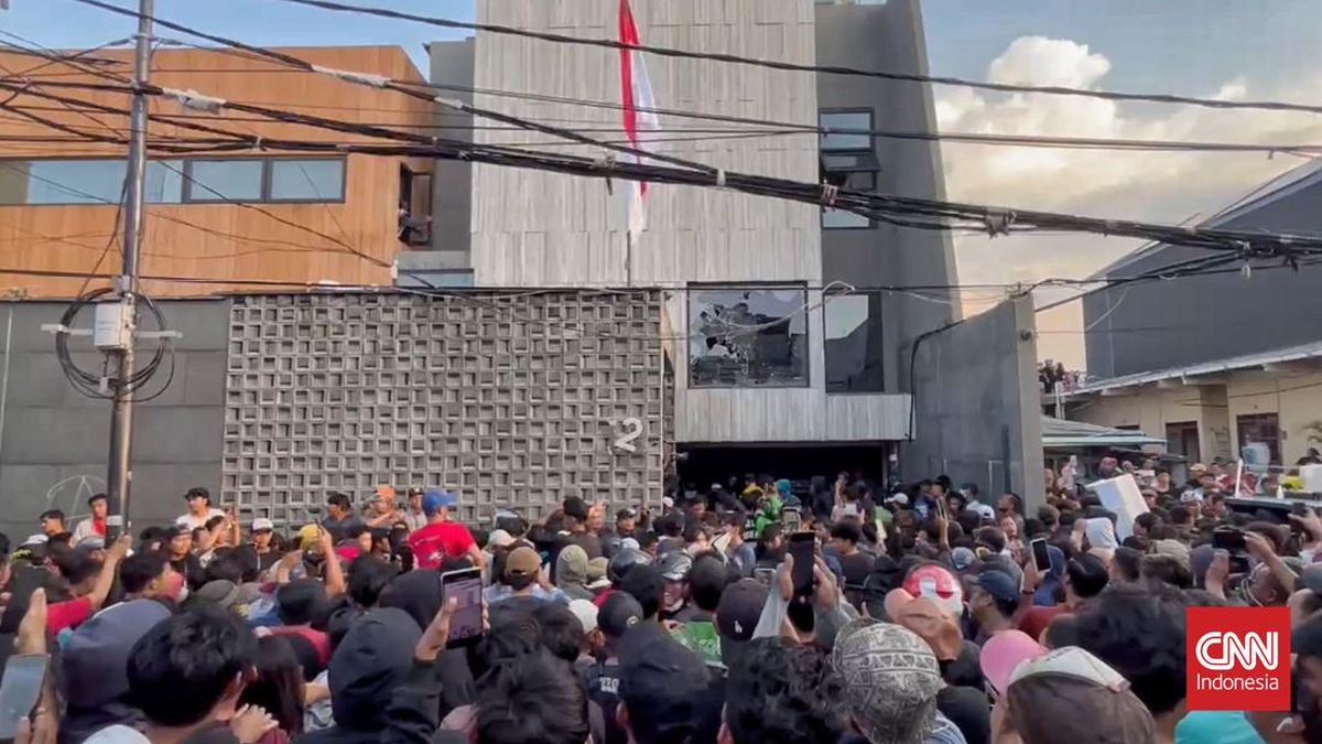 Polisi Selidiki Aksi Penjarahan Rumah Sahroni hingga Eko Patrio