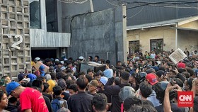 Rumah Anggota DPR Ahmad Sahroni Di Priok Digeruduk Massa