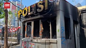 VIDEO: Kondisi Sekitar Polda Metro Jaya Sabtu Pagi, Ada Sisa Asap