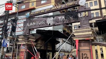 VIDEO: Kantor Polres Jakarta Timur Porak Poranda