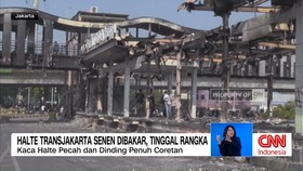 VIDEO: Halte TransJakarta Senen Dibakar, Tinggal Rangka