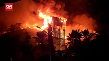 VIDEO: Penampakan Gedung DPRD Makassar yang Dibakar Saat Demo Ricuh