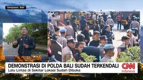 VIDEO: Demonstrasi di Polda Bali Sudah Terkendali