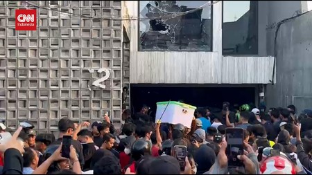 VIDEO: Massa Geruduk Rumah Anggota DPR Sahroni di Priok
