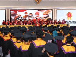 Rektor Untag Surabaya Ajak Lulusan Jaga Persatuan di Tengah Kerusuhan