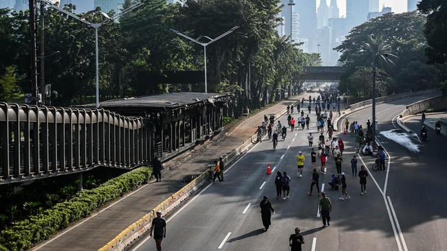CFD Tetap Digelar Saat HUT TNI Minggu 5 Oktober Polda Metro Jaya siapkan rekayasa lalu lintas untuk HUT TNI ke-80 di Monas. Car Free Day tetap berlangsung di Jalan Sudirman-Thamrin. 1.508 personel dikerahkan.