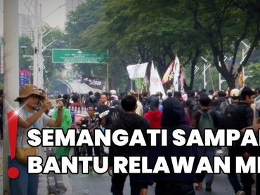 img-title Denny Sumargo-Zaskia Mecca Beri Dukungan Pendemo di Gedung DPR