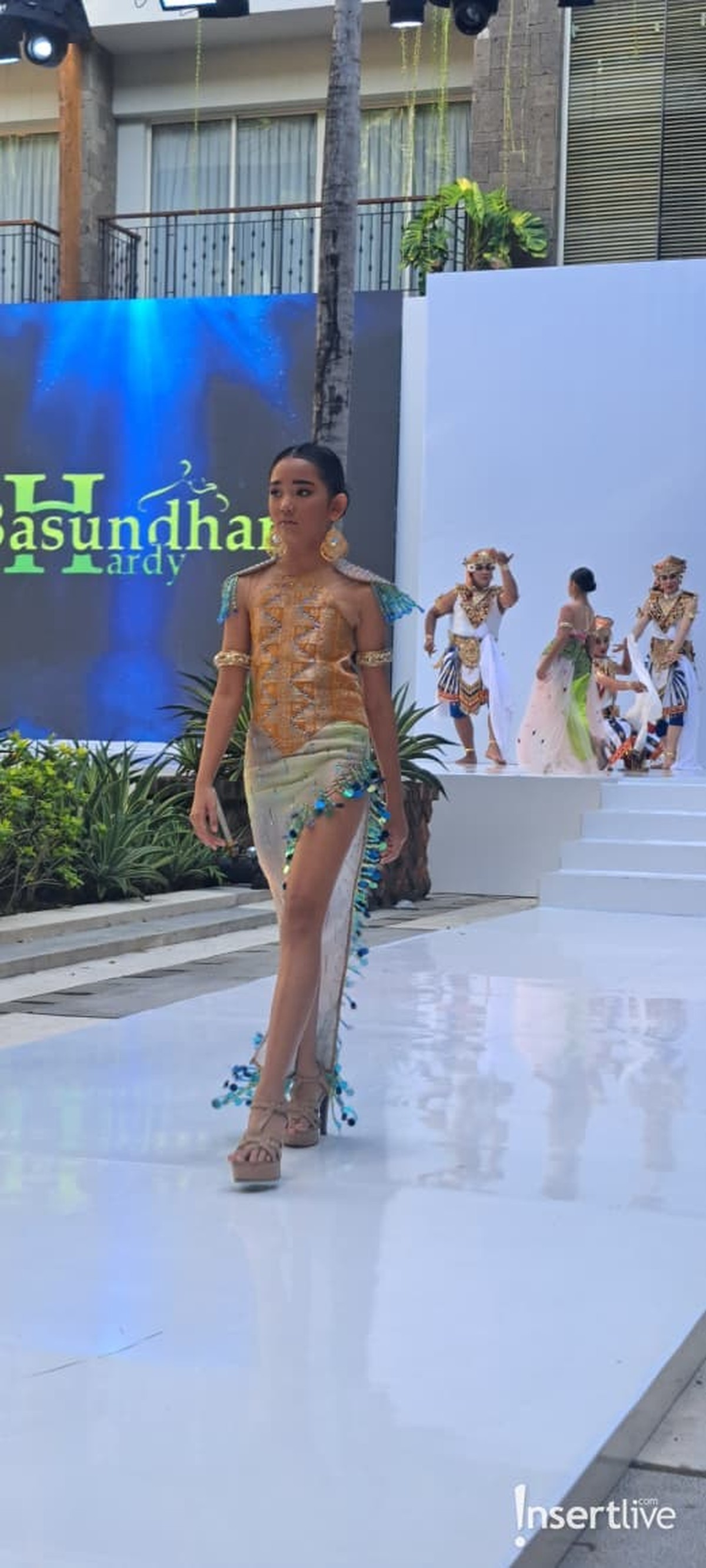 Koleksi Bashundari Hardy di Bali Fashion Parade 2025