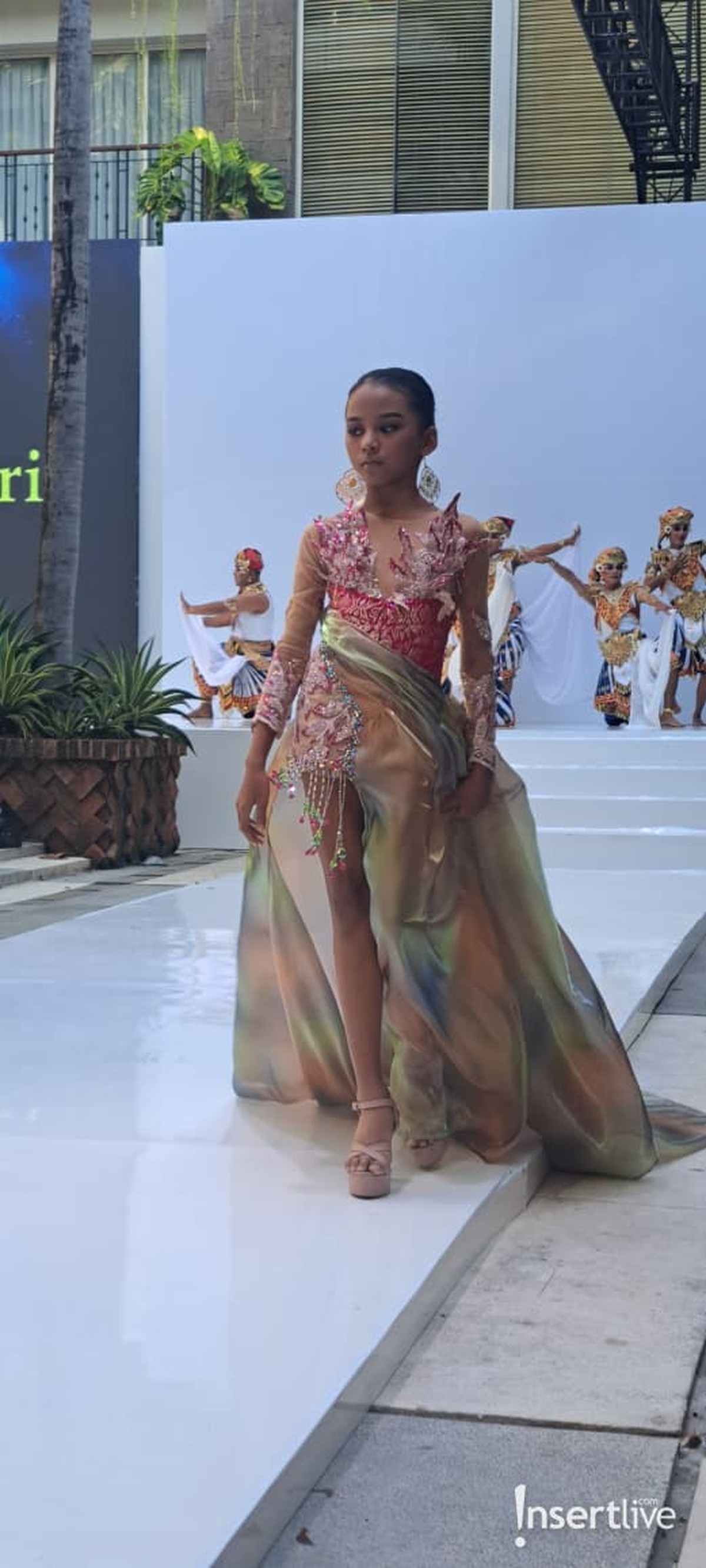 Koleksi Bashundari Hardy di Bali Fashion Parade 2025