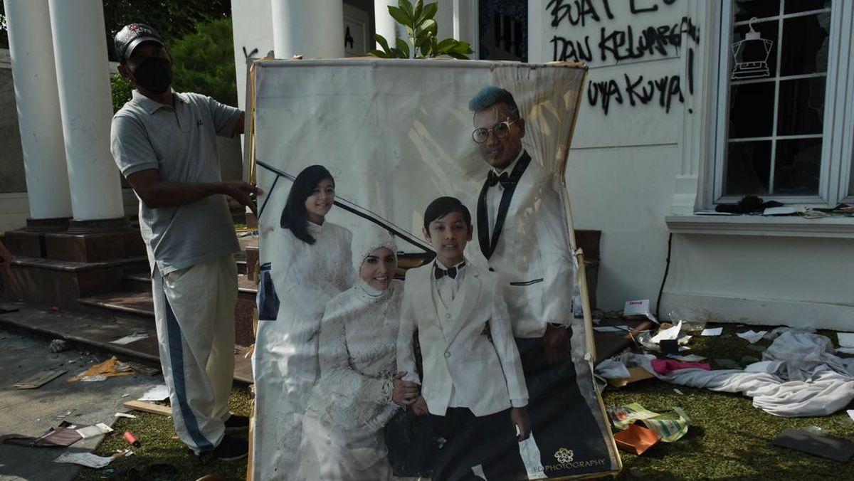Polisi Tangkap Terduga Penghasut Penjarahan Rumah Uya Kuya