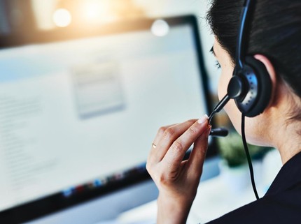 6 Layanan Hotline untuk Korban Kekerasan Demonstrasi Agustus 2025, Disave ya Bun