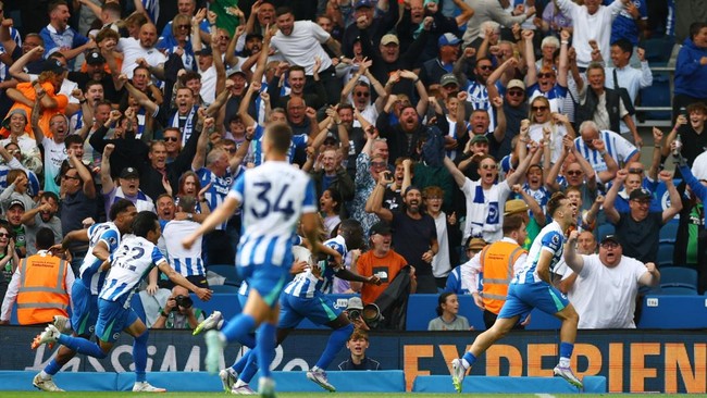 Gruda Pahlawan, City Kalah Dramatis dari Brighton Manchester City kalah dramatis 1-2 melawan Brighton dalam pertandingan Liga Inggris di Stadion The American Express Community, Minggu (31/8) malam WIB.