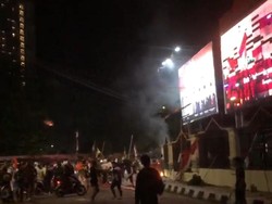 Kantor DPRD Sumsel Dibakar, Massa Didominasi Remaja