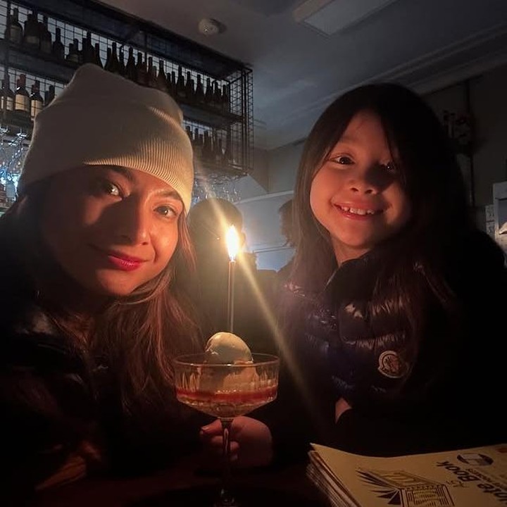 <p>Momen spesial itu dirayakan dengan sederhana, Acha dan Bridgia menikmati dinner bersama di sebuah restoran di Australia, yang kemudian dibagikan melalui akun Instagram pribadinya, Bunda.&nbsp; (Foto: Instagram @septriasaacha)</p>
